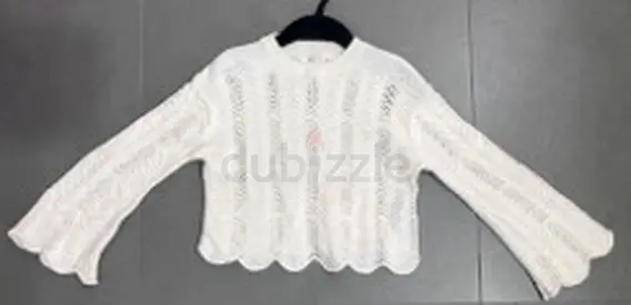 Girls' loose-knit sweater with butterfly scalloped sleeves