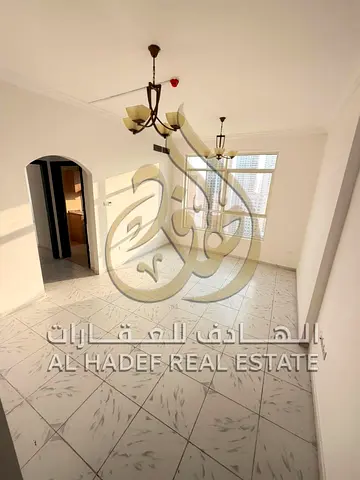 فرصة لا تُفوّت في المجاز 3 بالشارقة شقة غرفة وصالة للإيجار السنوي بسعر مميز مع شهر مجاني وتسهيلات في الدفع تصل إلى 6 دفعات وموقع حيوي قريب من جميع الخ