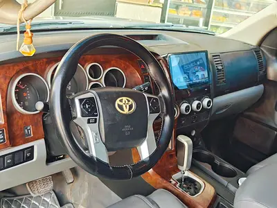 صورة 8 لـ 2017 Toyota SEQUOIA