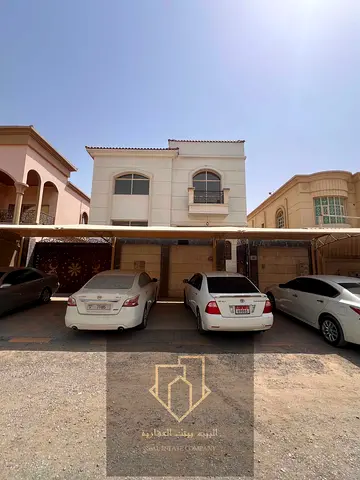 Spacious areas – Prime location – Excellent finishing – Maid's room – Great price – Stone façade