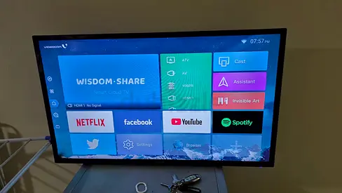 40 inch Smart LED TV in good working condition, lost the remote, buy new remote and use