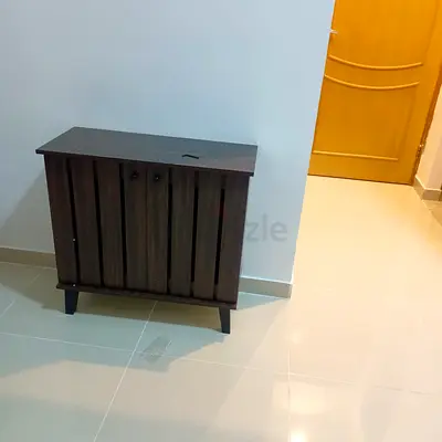Small dark wood storage cabinet / shoe cabinet in good condition