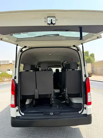 صورة 13 لـ 2022 Toyota HIACE