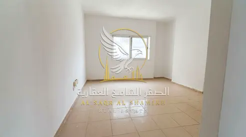 شقة غرفتين وصالة للإيجار السنوي في البوطينة بمساحة واسعة بلكونتين غرفة ماستر اثنين حمام إطلالات مفتوحة تكييف مركزي غاز مركزي تشطيب حديث موقع مميز