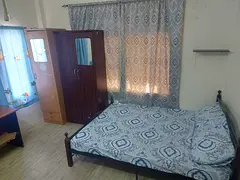 Furnished family room for rent near Union metro Deira
