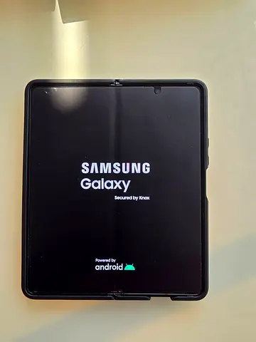 Samsung Galaxy Fold 5 — Foldable Phone, TDRA (Almost New)