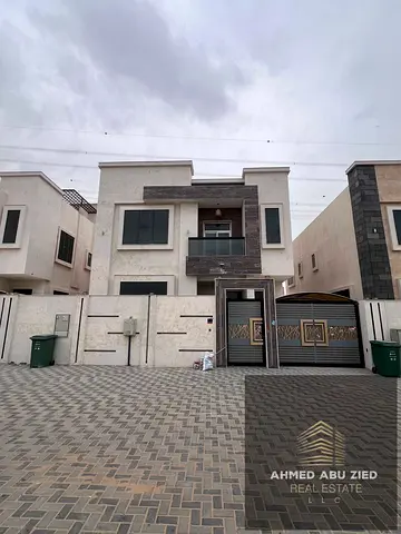 فيلا فاخرة للإيجار في الياسمين | 5 غرف ماستر وموقع مميز مقابل شارع محمد بن زايد