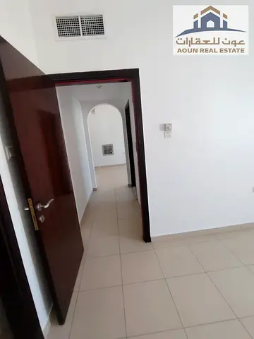 شقة مميزة بمساحة واسعة للإيجار في موقع حيوي بمنطقة القليعة بالشارقة، تتميز بتصميم مريح وجودة ممتازة، وقريبة من كافة المرافق والخدمات الأساسية وسهولة ا