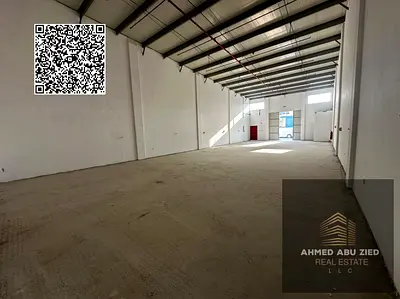 مستودع تجاري للايجار السنوي اول ساكن علي شارع عمان ,جاهز للاستلام,مساحه 2700 قدم,الكهرباء 38 كيلو,3 فاز,علي 4 دفعات,تأمين 5 الاف درهم كاش ,مساحه ممتاز