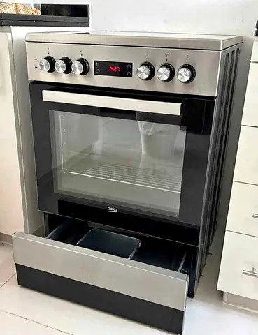 Beko Electric Ceramic Cooker 60cm With Great Condition Like New