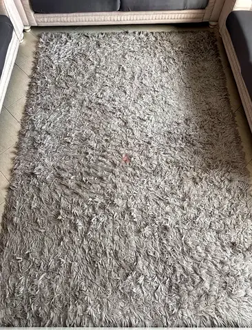 Shaggy carpet 2m * 2.90 m for sale in excellent condition