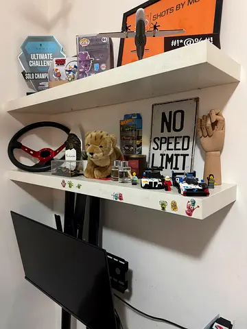 White Wall-Mounted Display Shelf / Floating Shelf - 2ikea