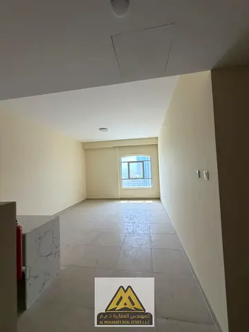 First occupant / Free central gas / Inverter central air conditioning / Parking / Built-in stove ready / Built-in wardrobes / Excellent finishing /