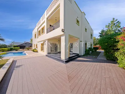 Spacious Villa | Prime Sector | Pool & Garden