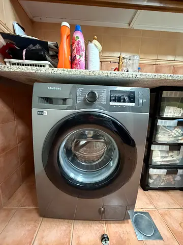 Samsung Front Load Washing Machine - 7kg, Silver, Good Condition