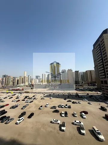 للإيجار السنوي في التعاون – الشارقة | شقة غرفتين وصالة مع حمامين وبلكون | 47,000 درهم | 6 دفعات | تأمين 2,500 درهم