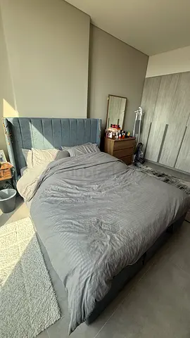 Queen size bed with storage and mattress