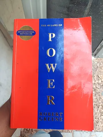 The 48 Laws of Power by Robert Greene - Paperback