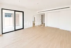 Villa Backing | Corner Unit | Single Row
