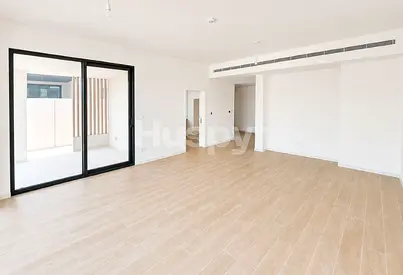Villa Backing | Corner Unit | Single Row