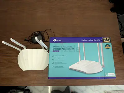 TP-Link AX1800 Dual Band Gigabit Wireless Access Point (Wi‑Fi 6) with Box