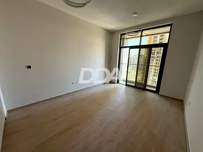 READY TO MOVE | CITY LIVING | SPACIOUS STUDIO