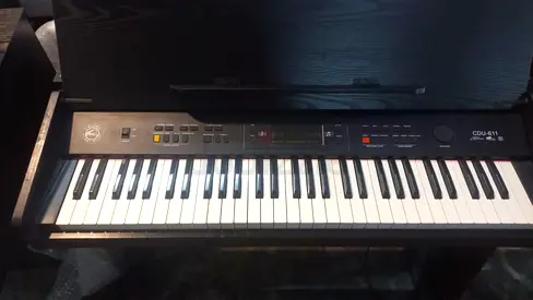 Chloris CDU-611 Upright Digital Piano in Black (Slightly Used / Display Unit )