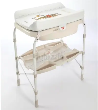 Foldable baby bath tub with stand, diaper change and storage - perfect condition