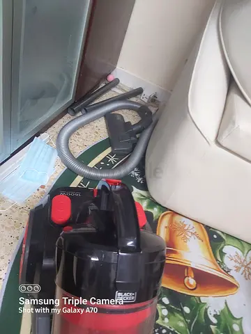 Black & Decker Cylinder Vacuum Cleaner - Used, Good Condition