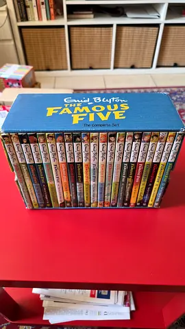 Enid Blyton The Famous Five complete box set