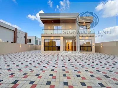 LUXURY 5BR VILLA | HIGH CEILINGS | PRIVATE GARDEN