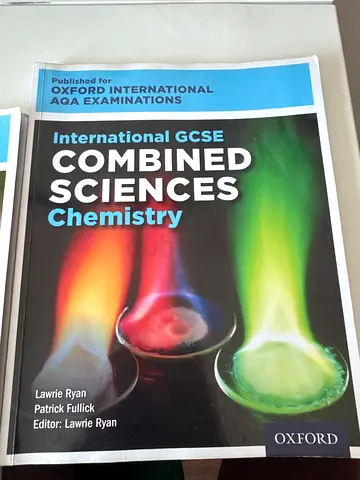 Oxford International GCSE Combined Sciences: Chemistry (Student Book)