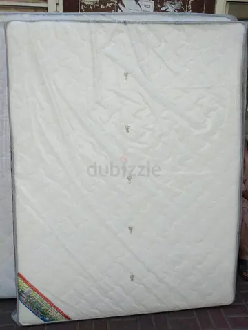 160x200cm Queen size mattress.  Same day delivery available