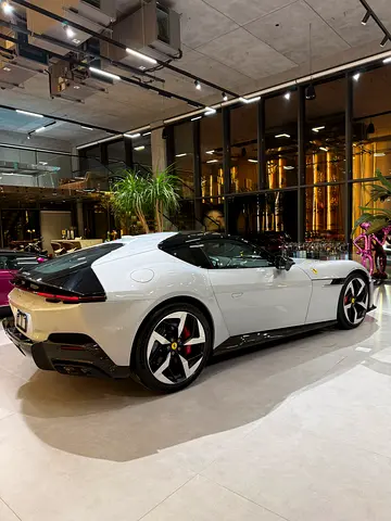 2025 Ferrari 12CILINDRI 照片 5