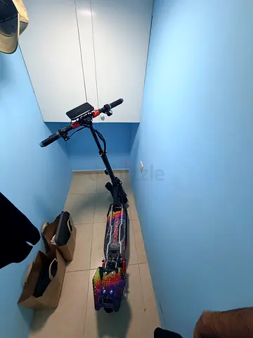 Used electric scooter - single motor, foldable deck, good condition