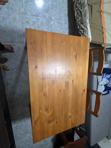 Ikea dinnig table with 1 chair ,free