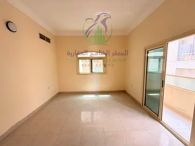 شقة غرفتين وصالة للإيجار في المجاز 3 الشارقة شقة واسعة ومميزة للعائلات فرصة مميزة للسكن في منطقة المجاز 3 بالشارقة، شقة غرفتين وصالة تتميز بالمساحة ال