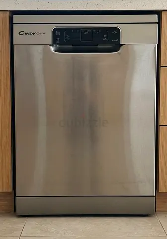 Candy brava freestanding stainless steel dishwasher - good working condition