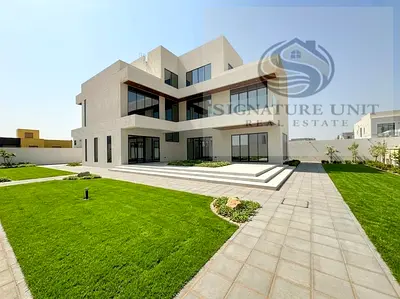 Spacious 5-BR|Majlis &amp; Maids Room| Garden