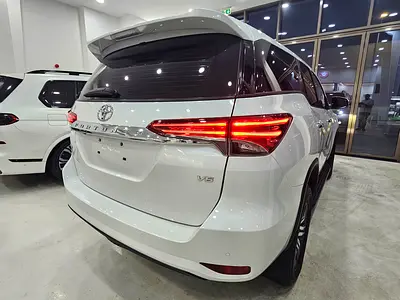صورة 7 لـ 2023 Toyota FORTUNER
