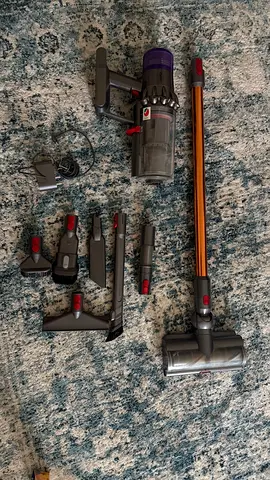 DYSON V11 - Cordless Stick Vacuum Cleaner with Multiple Attachments