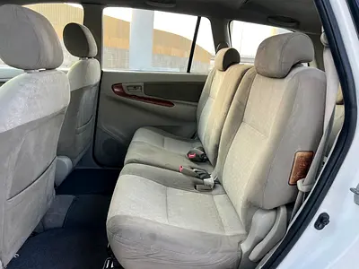 صورة 10 لـ 2015 Toyota INNOVA