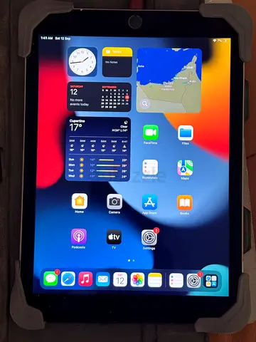 iPad Air 2 (working) with heavy-duty protective case - Good condition
