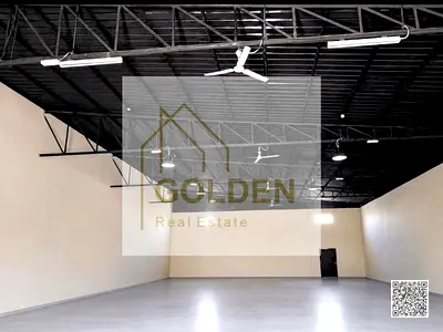 Wide loading and unloading area with 20 kW electricity capacity, ready for use.
