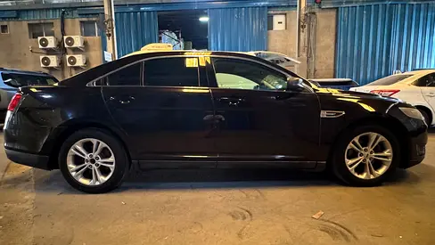 2014 FORD TAURUS photo 2