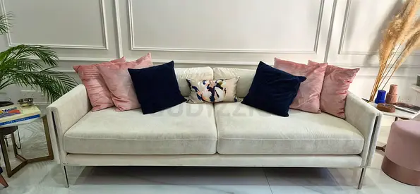 Crate and Barrel White 3-seater modern sofa - excellent condition