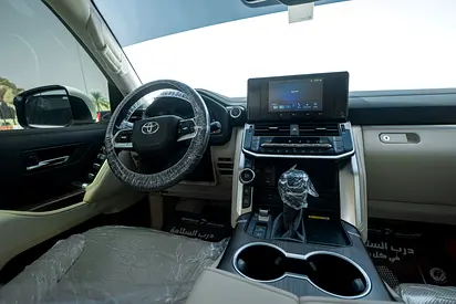 صورة 15 لـ 2025 Toyota LAND CRUISER