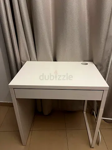 Compact desk with drawer & brand new ergonomic chair