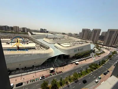OFFER OF MONTH / 30 DAYS FREE / FRONT OF MALL