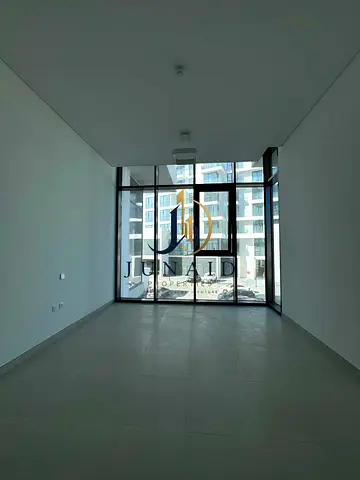 Brand New Huge And Spacious Studio Apartment only 450k